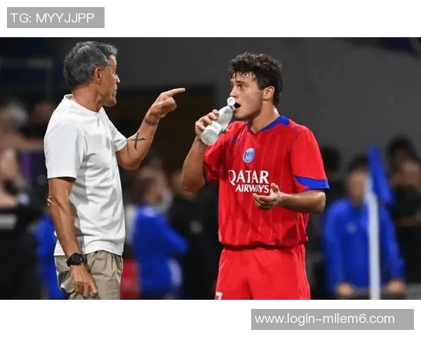 若昂内维斯的足球之路与未来展望：从新星到传奇的成长历程